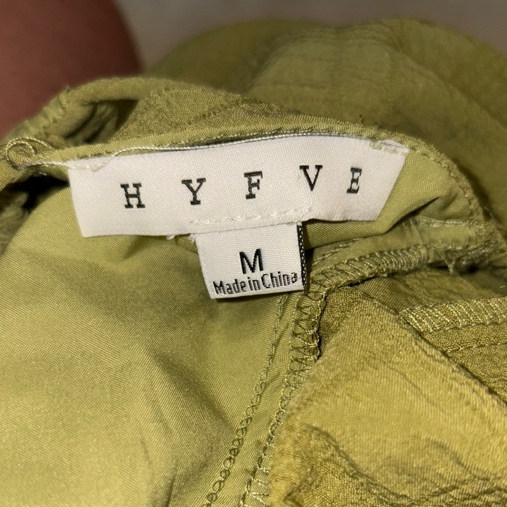 HYFVE Olive Puff Sleeve Blouse. Medium. - Picture 6 of 7